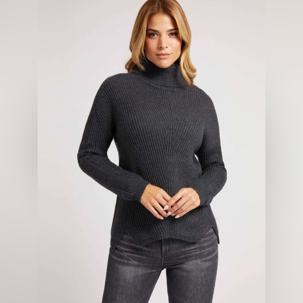 GUESS Gray Ribbed Turtleneck Sweater – Cozy Chic | Size Large